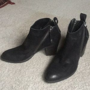 Dolce Vita  nu buck Bootie